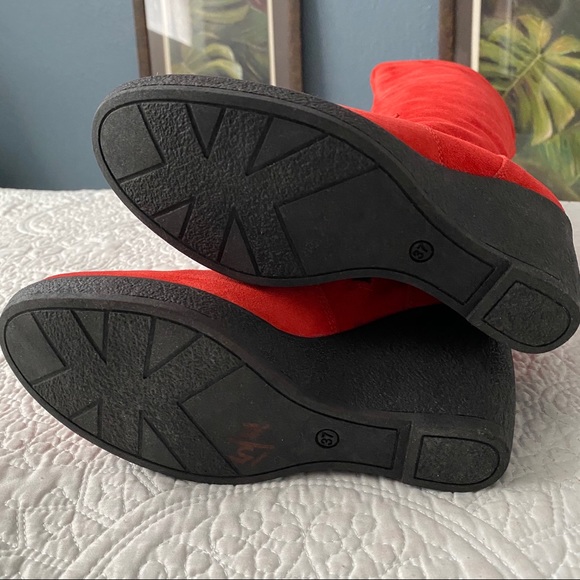 ❌SOLD❌ Italian suede go-go boots 🔥 - Picture 6 of 8